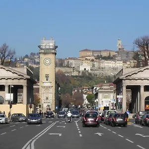 https://appartamento-monet.italymilanhotels.net